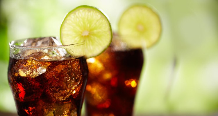 Was macht Cola süß und zugleich kalorienfrei?